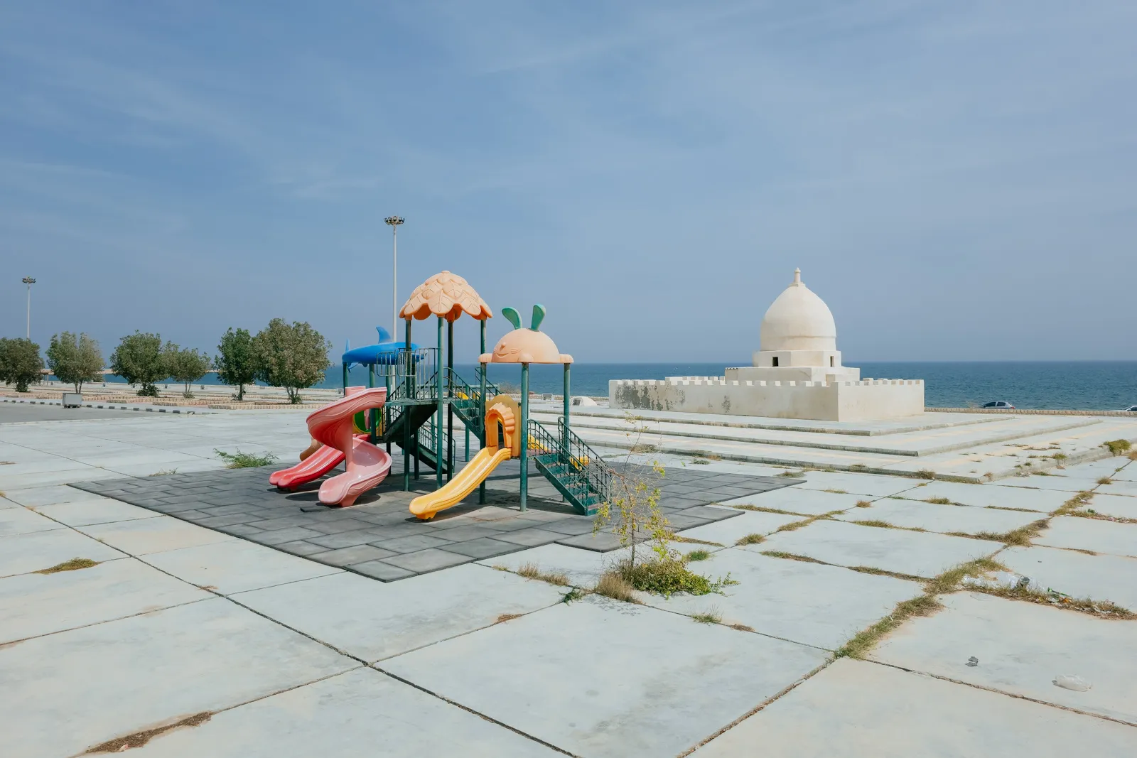 Plastic Oases — image 2 of 9