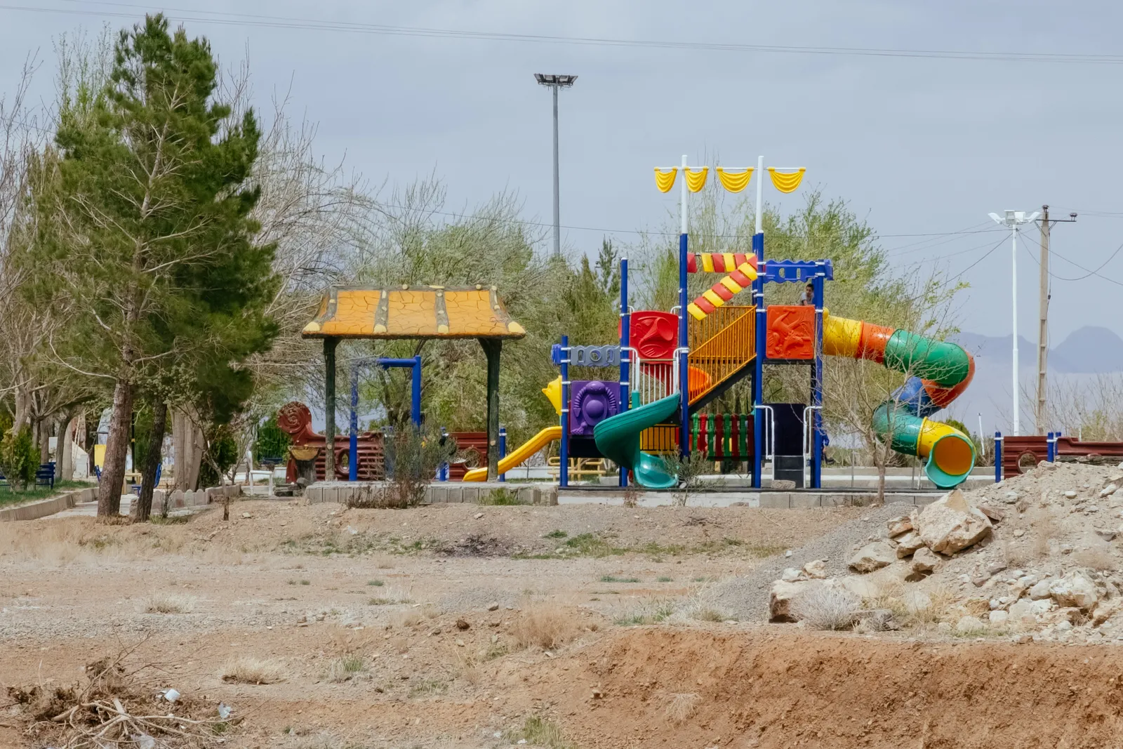 Plastic Oases — image 3 of 9